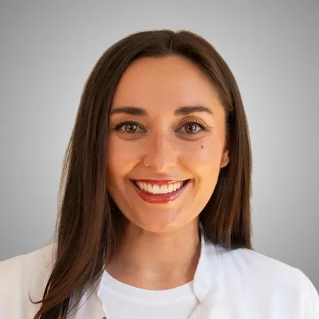 Dr. med. Karina Baier, Specialist plastische en esthetische chirurgie